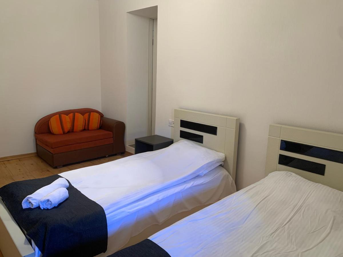 Hotel Lemi Mestia Esterno foto